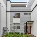 Capitol Luxe Six By Betterstay